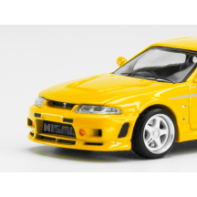 NISSAN GT-R NISMO 400R PROTOTYPE - 1/64 DIECAST WITH OPEN ENGINE AND TRUCK COVER