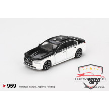 Mini GT BMW i7 xDrive60 Alpine White/Black Saphire